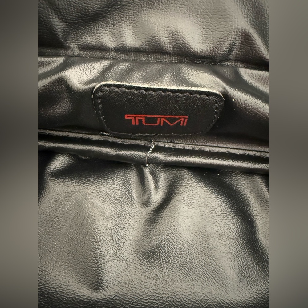 TUMI vintage genuine leather men’s travel toiletry case pouch bag EUC - Picture 7 of 13